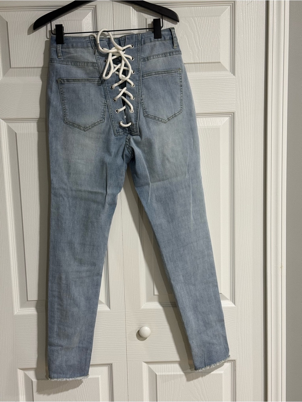 AKIRA Light Blue Lace-Up High-Waist Skinny Jeans